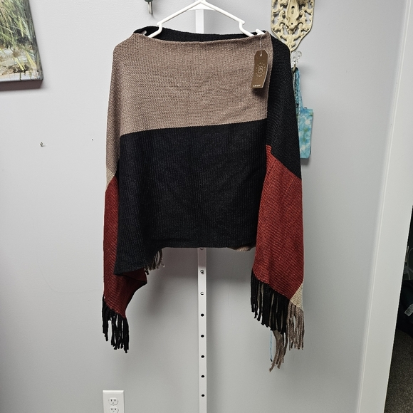 NWT Short poncho fringed sweater one size fit - Picture 1 of 5